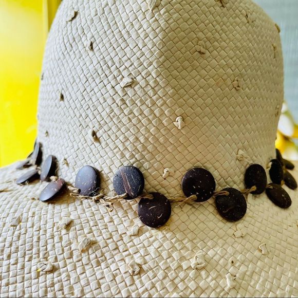 VNTG Soft Straw Sun Hat, Wide Brimmed, Nice Details So Cute! — SZ OS (runs‎ SM) - Picture 4 of 11